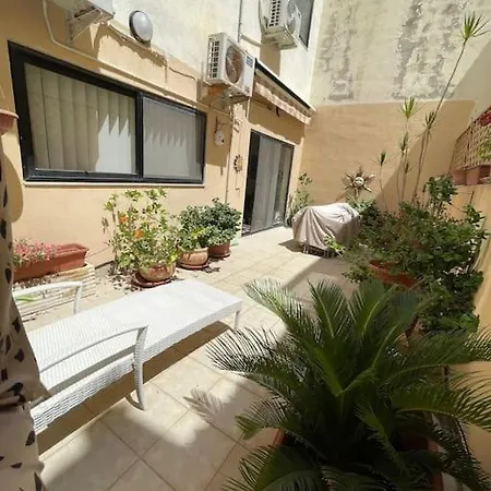 ホテル Lovely, Modern, Bright Maisonette. Heart Of スリーマ